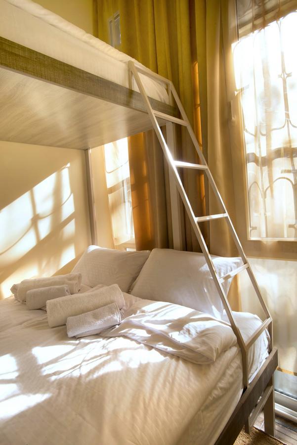 Magnolia Hostel เยเรวาน ภายนอก รูปภาพ