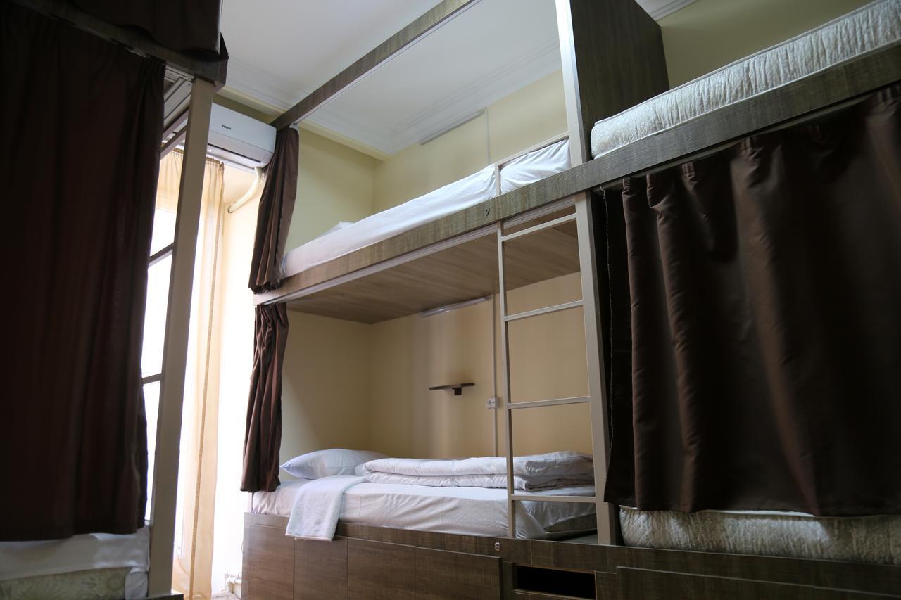 Magnolia Hostel เยเรวาน ภายนอก รูปภาพ