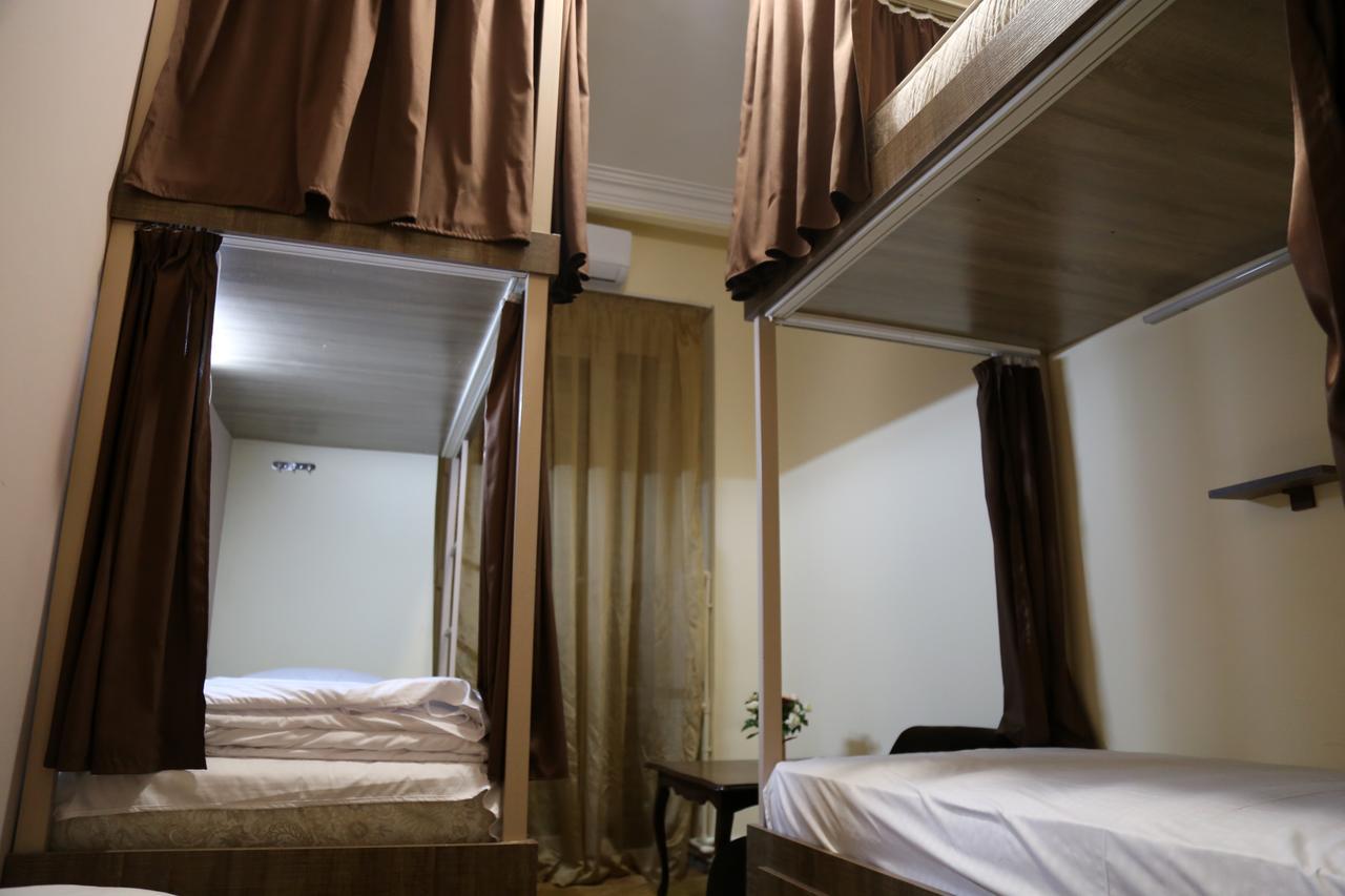 Magnolia Hostel เยเรวาน ภายนอก รูปภาพ