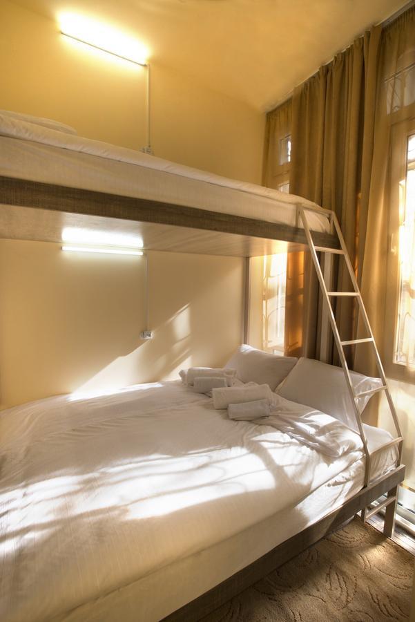Magnolia Hostel เยเรวาน ภายนอก รูปภาพ