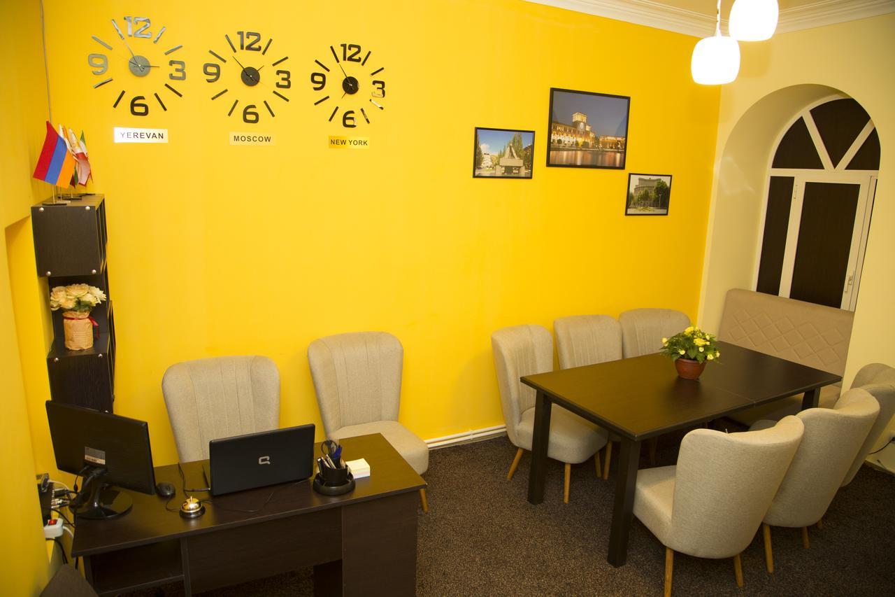 Magnolia Hostel เยเรวาน ภายนอก รูปภาพ
